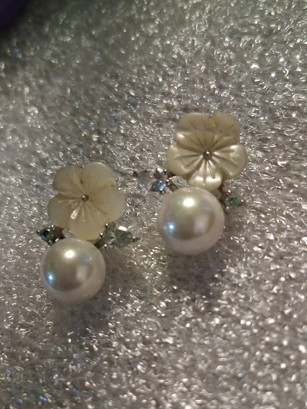 Mother of Pearl Flower Pearl Drop Earrings - White & Cream